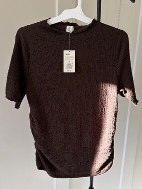 Women’s A New Day Brown Short-Sleeve XL stretchy Shirt with scrunchy sides. #682